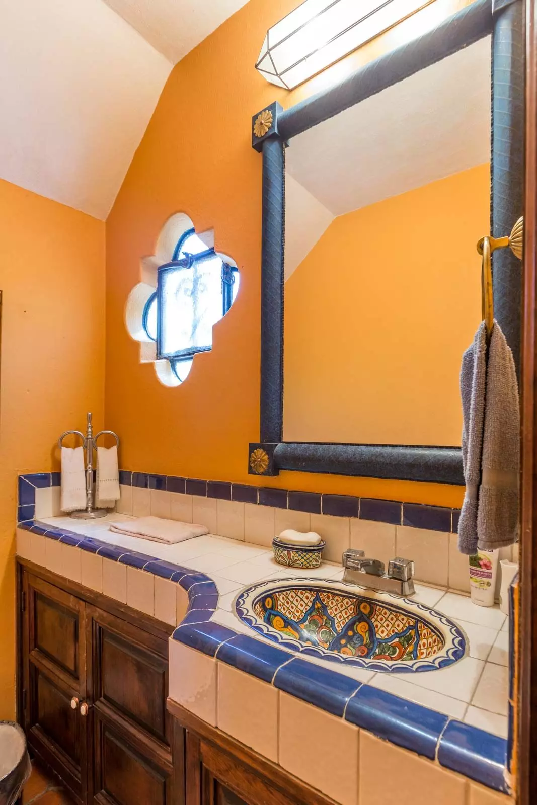 Casa Mirador del Sol — Ojo de Agua, San Miguel de Allende — photo 14 — vibrant mexican artisan bathroom elegance