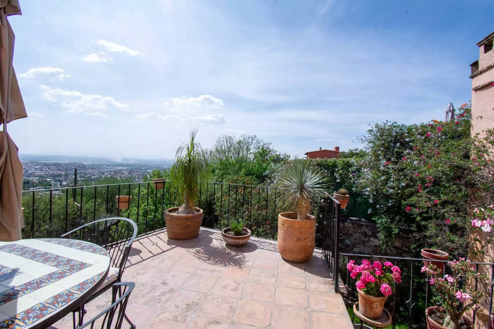 Casa Mirador del Sol — Ojo de Agua, San Miguel de Allende — photo 24 — panoramic views, blooming terraced paradise