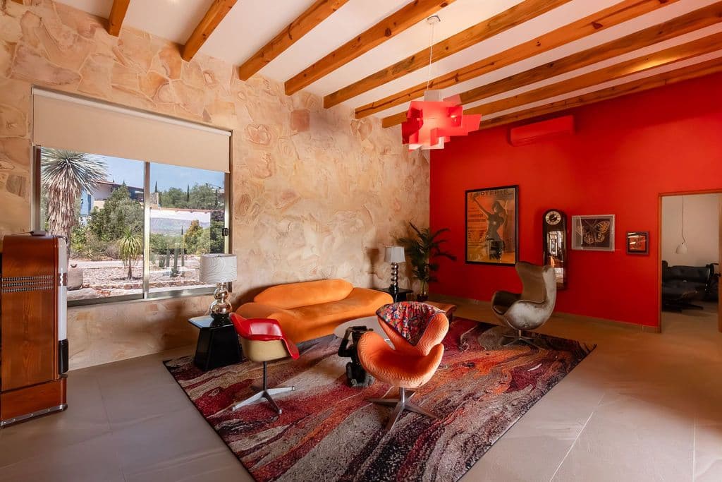 Casa Arcoiris en Rancho Los Labradores — Los Labradores, San Miguel de Allende — photo 5 — bold contemporary art gallery retreat