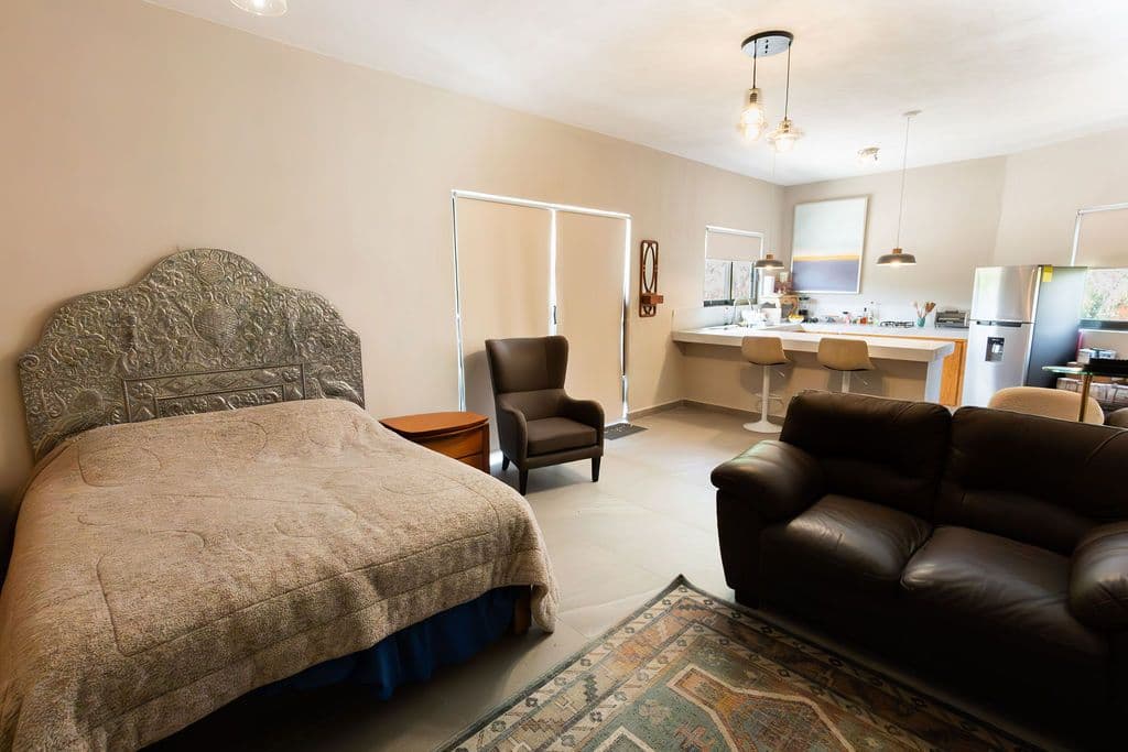 Casa Arcoiris en Rancho Los Labradores — Los Labradores, San Miguel de Allende — photo 26 — spacious master suite with elegant finishes