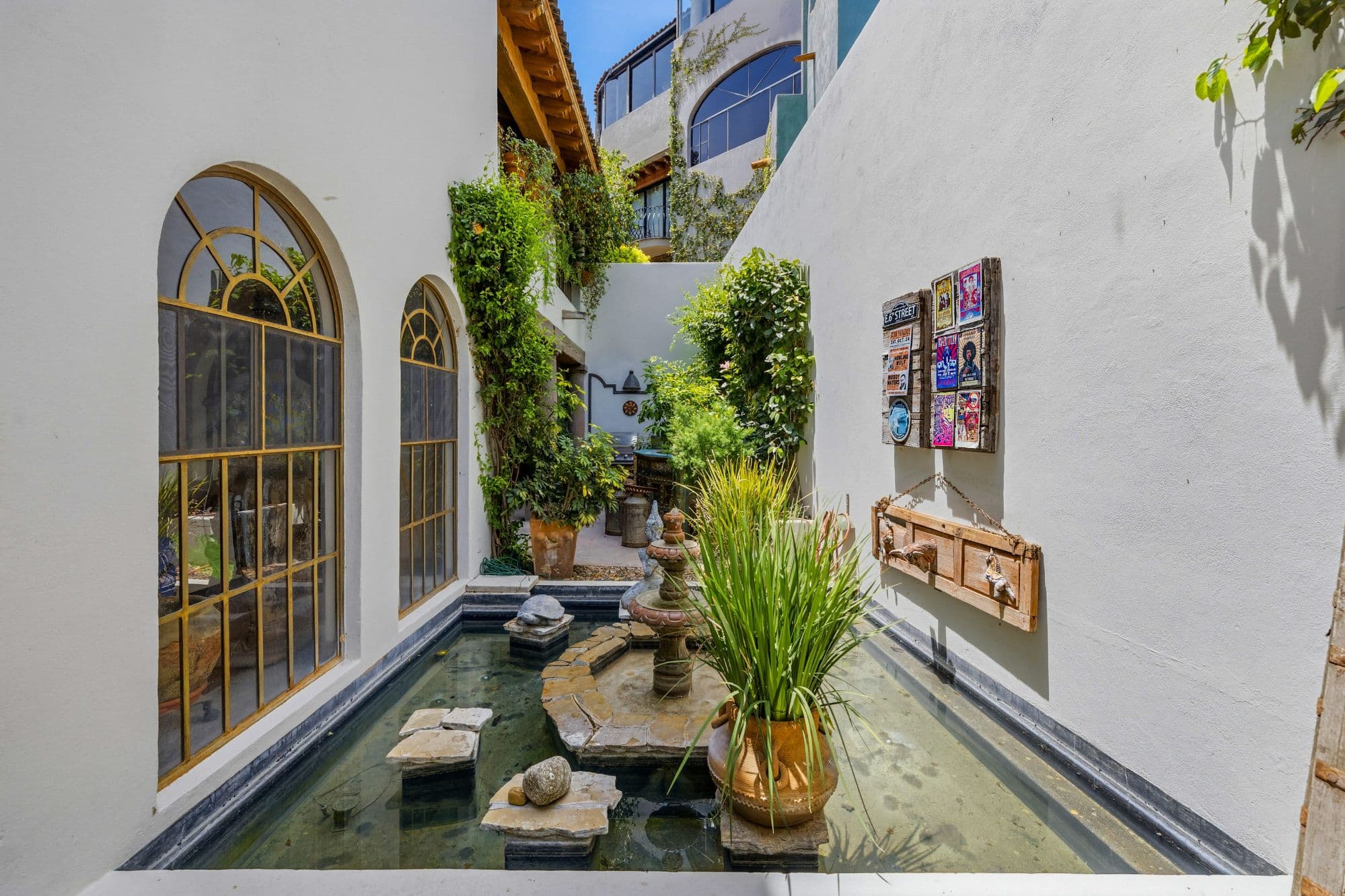 Casa Colonial Eclectica — San Antonio, San Miguel de Allende — photo 12 — enchanting courtyard oasis, verdant sanctuary