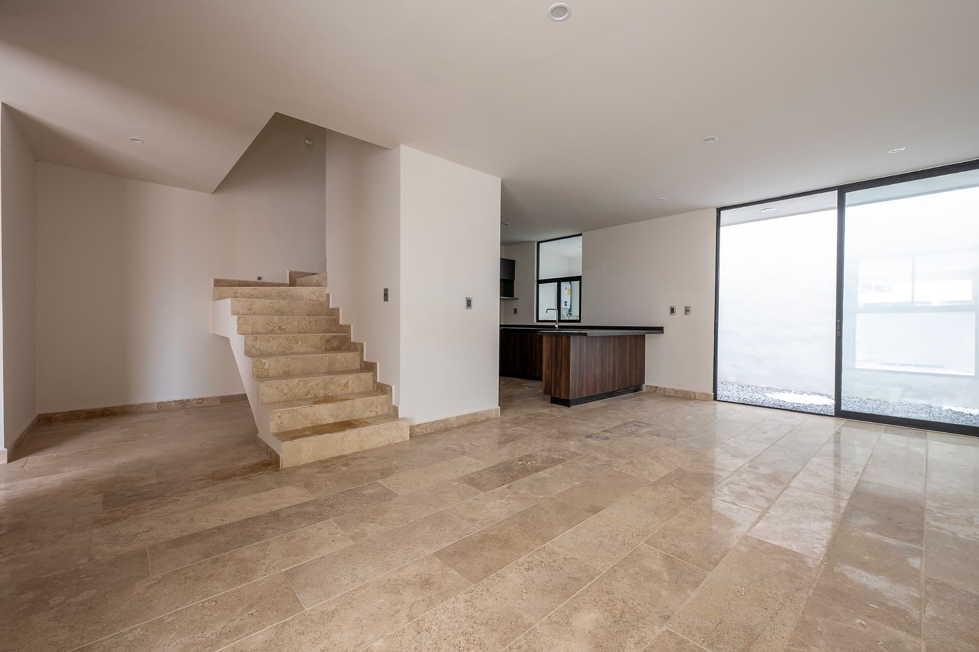 Rinconada Del Pedregal / Modelo A — La Lejona, San Miguel de Allende — photo 4 — luminous open-concept living with architectural elegance