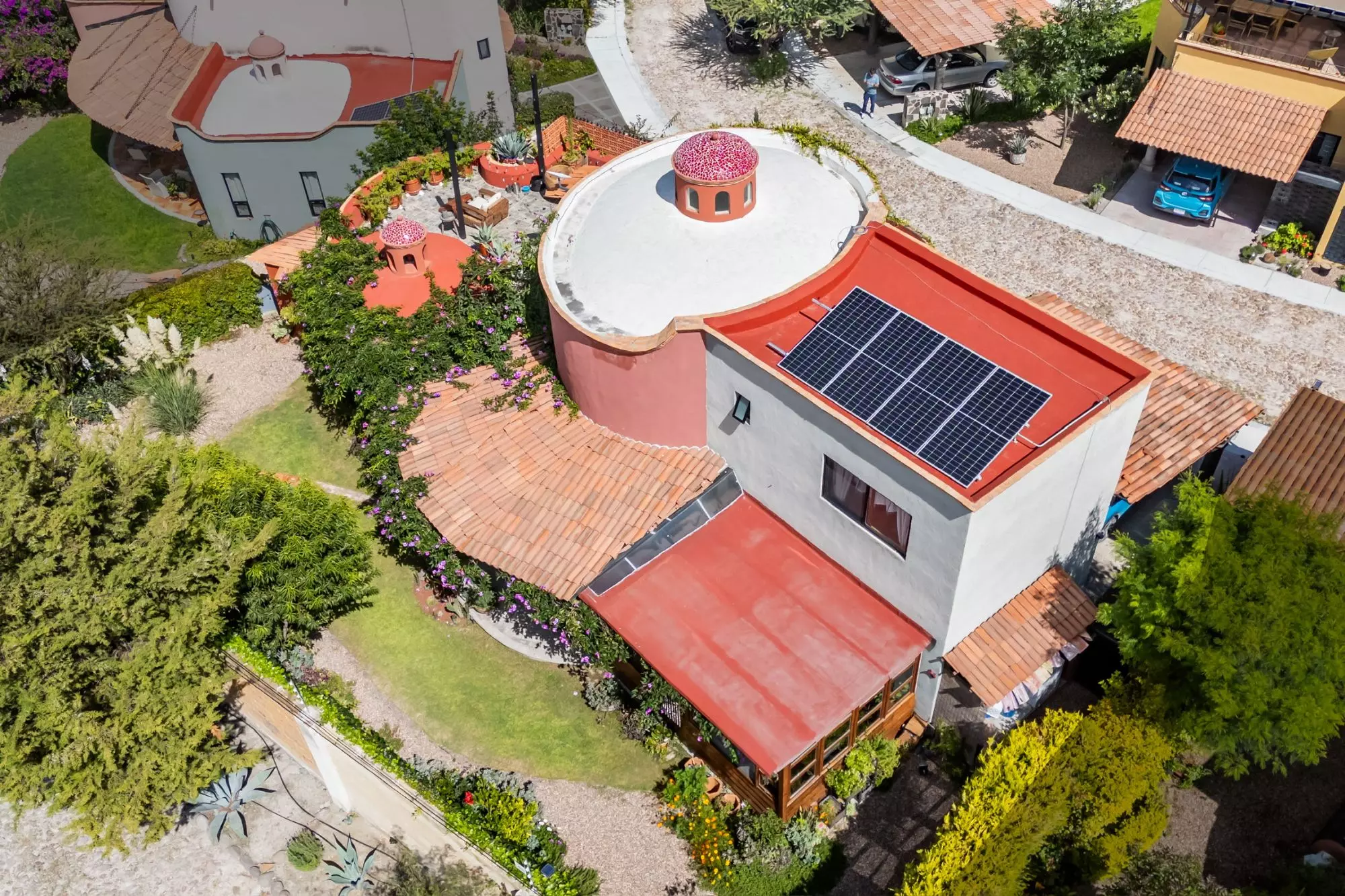 Casa Wabi Sabi en Rancho Labradores — Los Labradores, San Miguel de Allende — photo 2 — sustainable modern home, lush gardens
