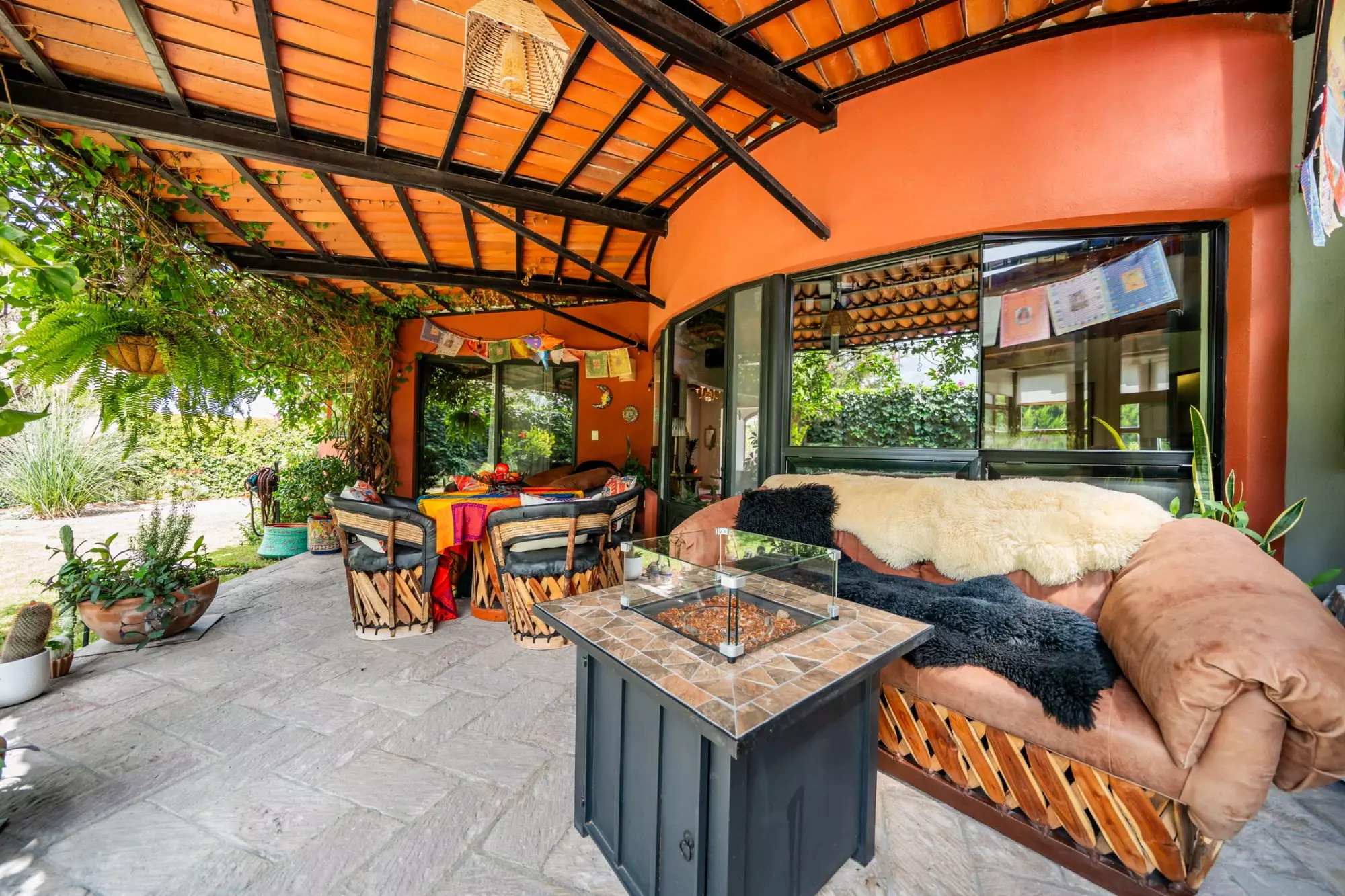Casa Wabi Sabi en Rancho Labradores — Los Labradores, San Miguel de Allende — photo 11 — vibrant outdoor living, seamlessly integrated