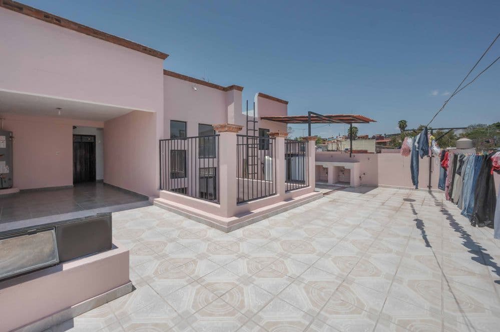 Nine-unit apartment building with varied layouts—ideal for investment. — Lindavista, San Miguel de Allende — photo 18