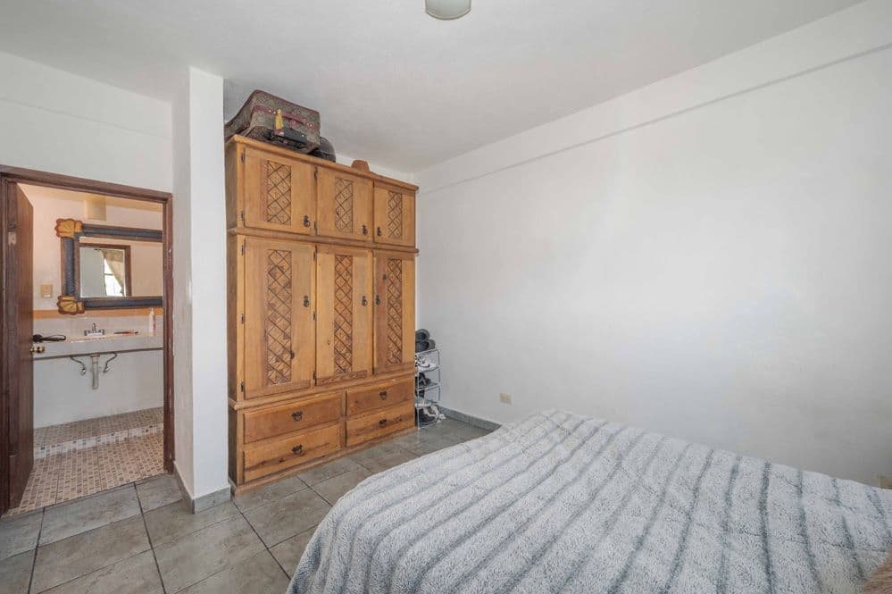 Nine-unit apartment building with varied layouts—ideal for investment. — Lindavista, San Miguel de Allende — photo 23