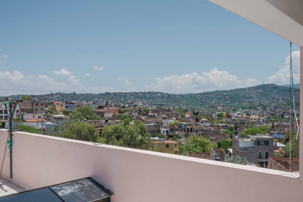 Nine-unit apartment building with varied layouts—ideal for investment. — Lindavista, San Miguel de Allende — photo 19