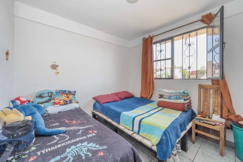 Nine-unit apartment building with varied layouts—ideal for investment. — Lindavista, San Miguel de Allende — photo 9