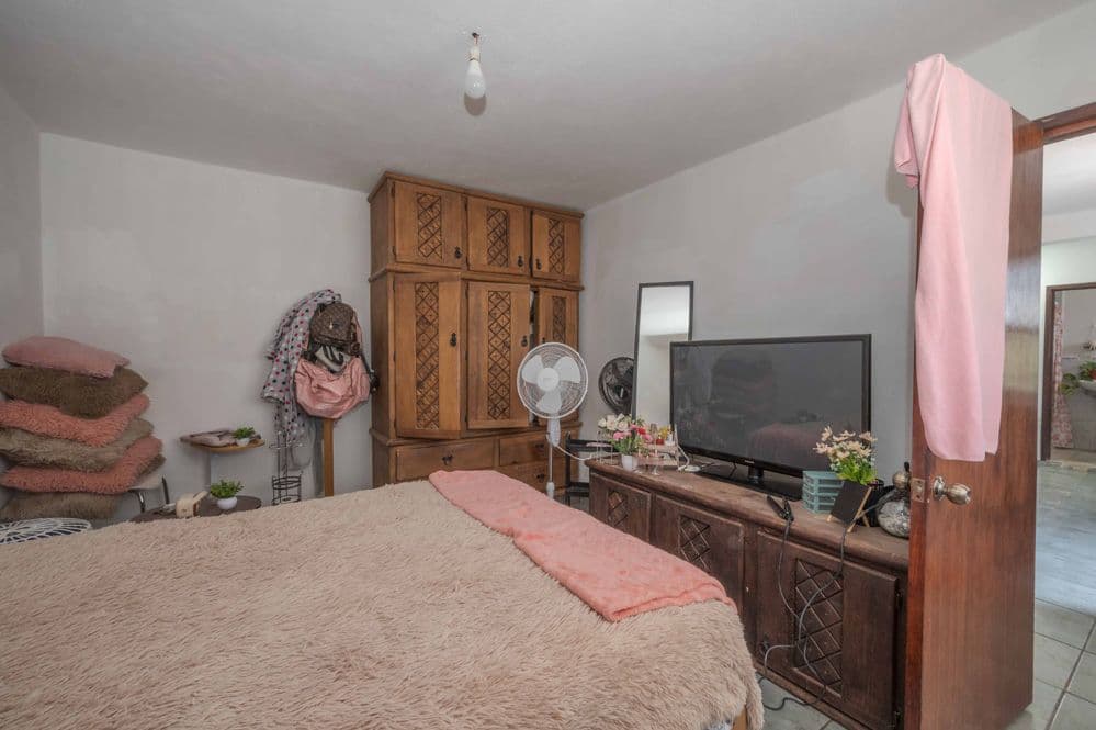 Nine-unit apartment building with varied layouts—ideal for investment. — Lindavista, San Miguel de Allende — photo 17