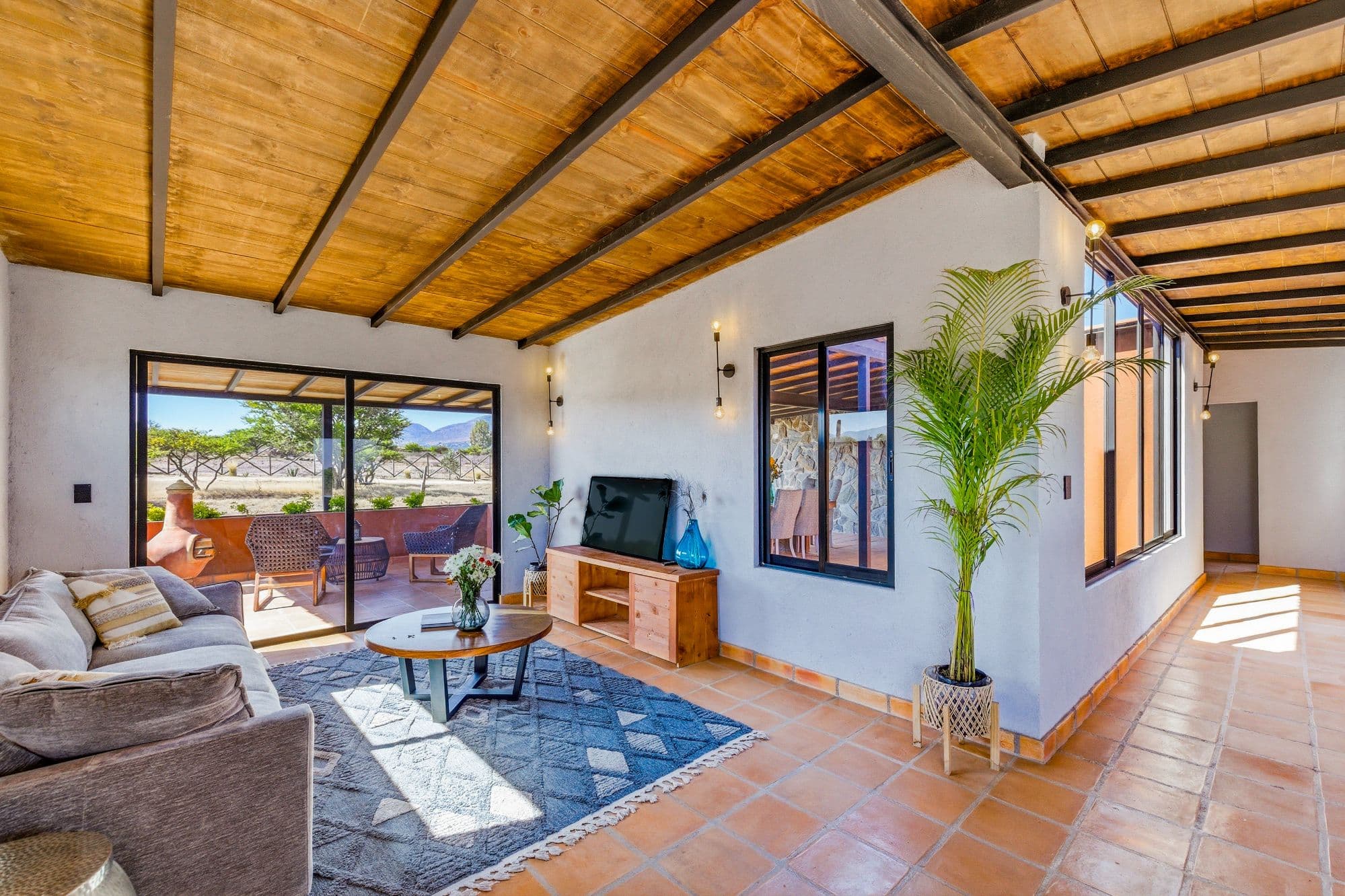 Casa Pavo Real — Sosnabar, San Miguel de Allende — photo 8 — soaring wooden beams, serene valley views