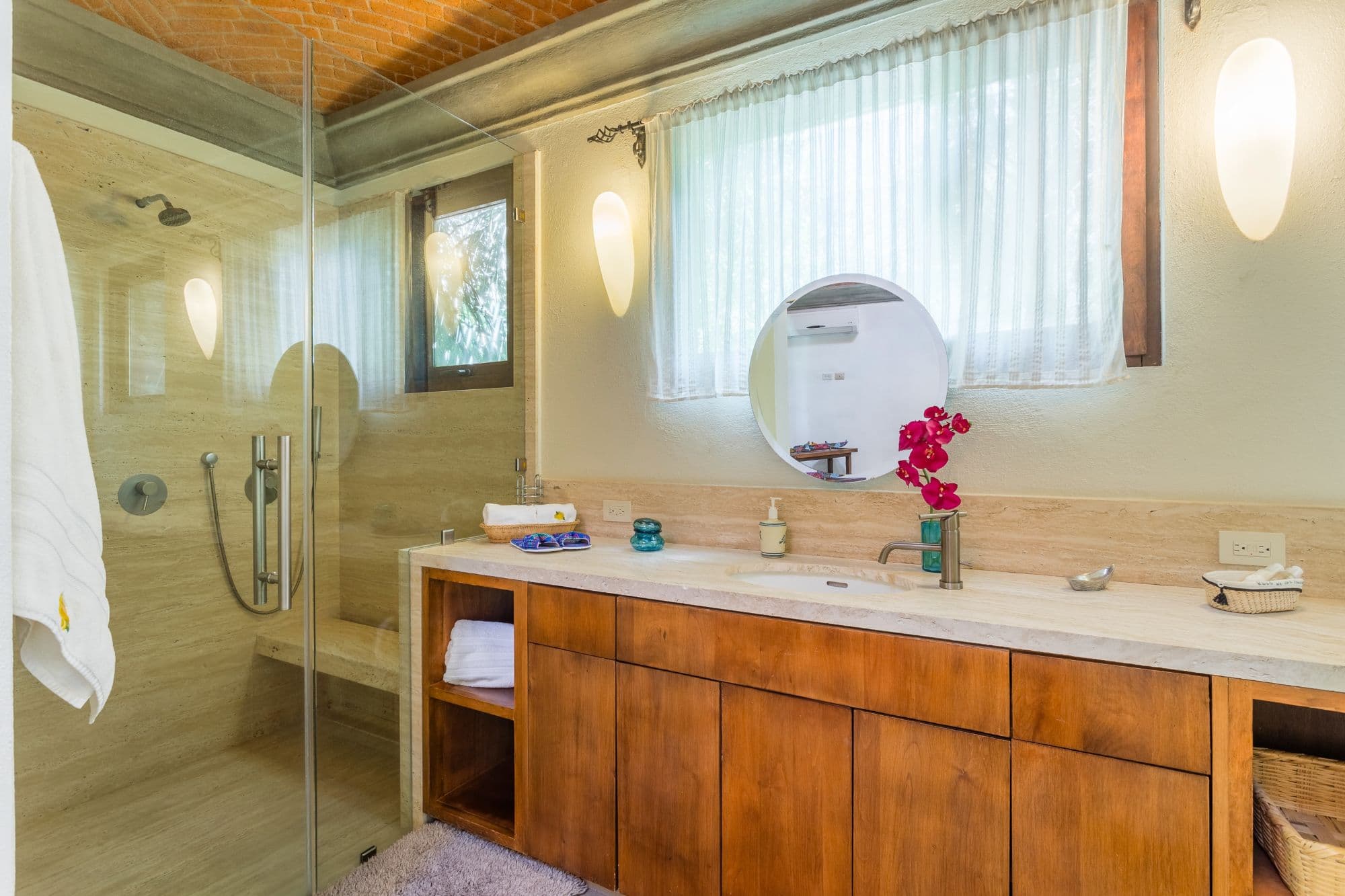 Casa de los Limones — San Antonio, San Miguel de Allende — photo 14 — spa-like ensuite with warm wood finishes
