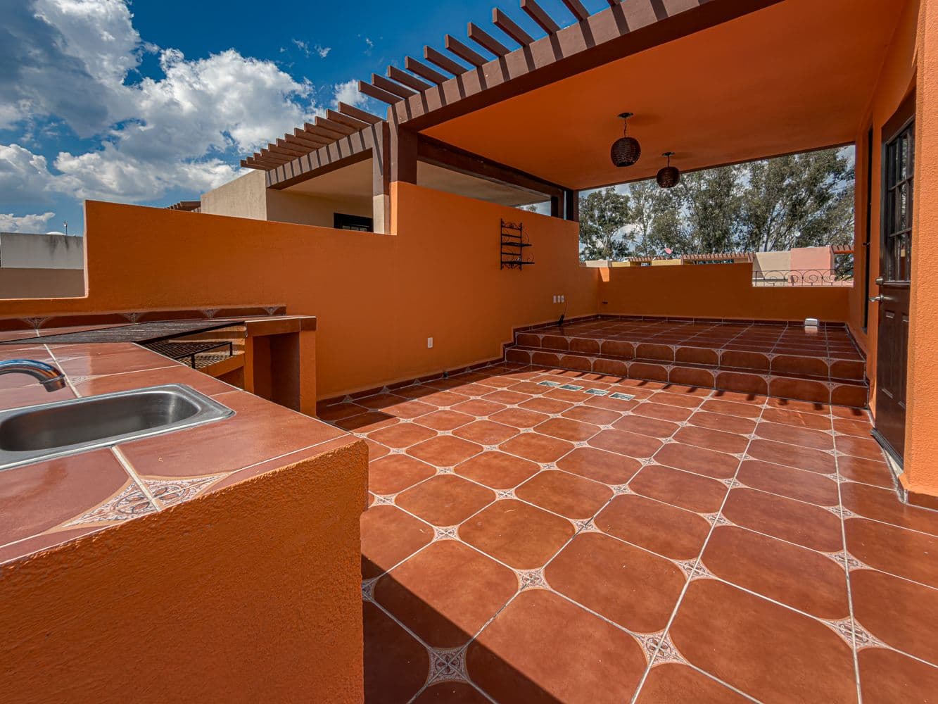 Casa Terracota — Zirándaro, San Miguel de Allende — photo 18 — sophisticated rooftop entertaining space