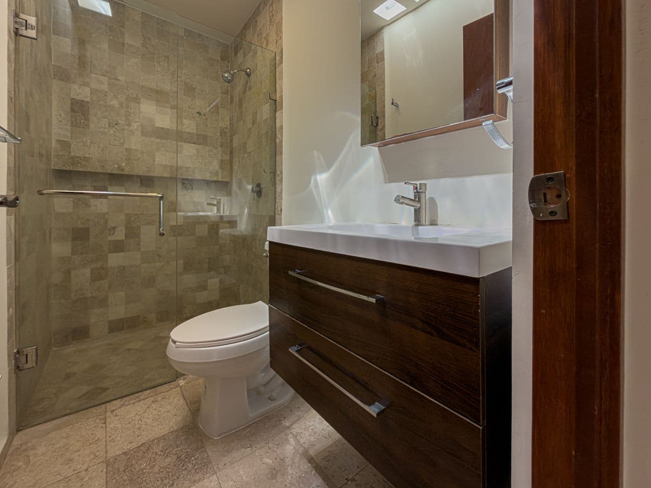 Casa Terracota — Zirándaro, San Miguel de Allende — photo 11 — contemporary spa-inspired master bath retreat
