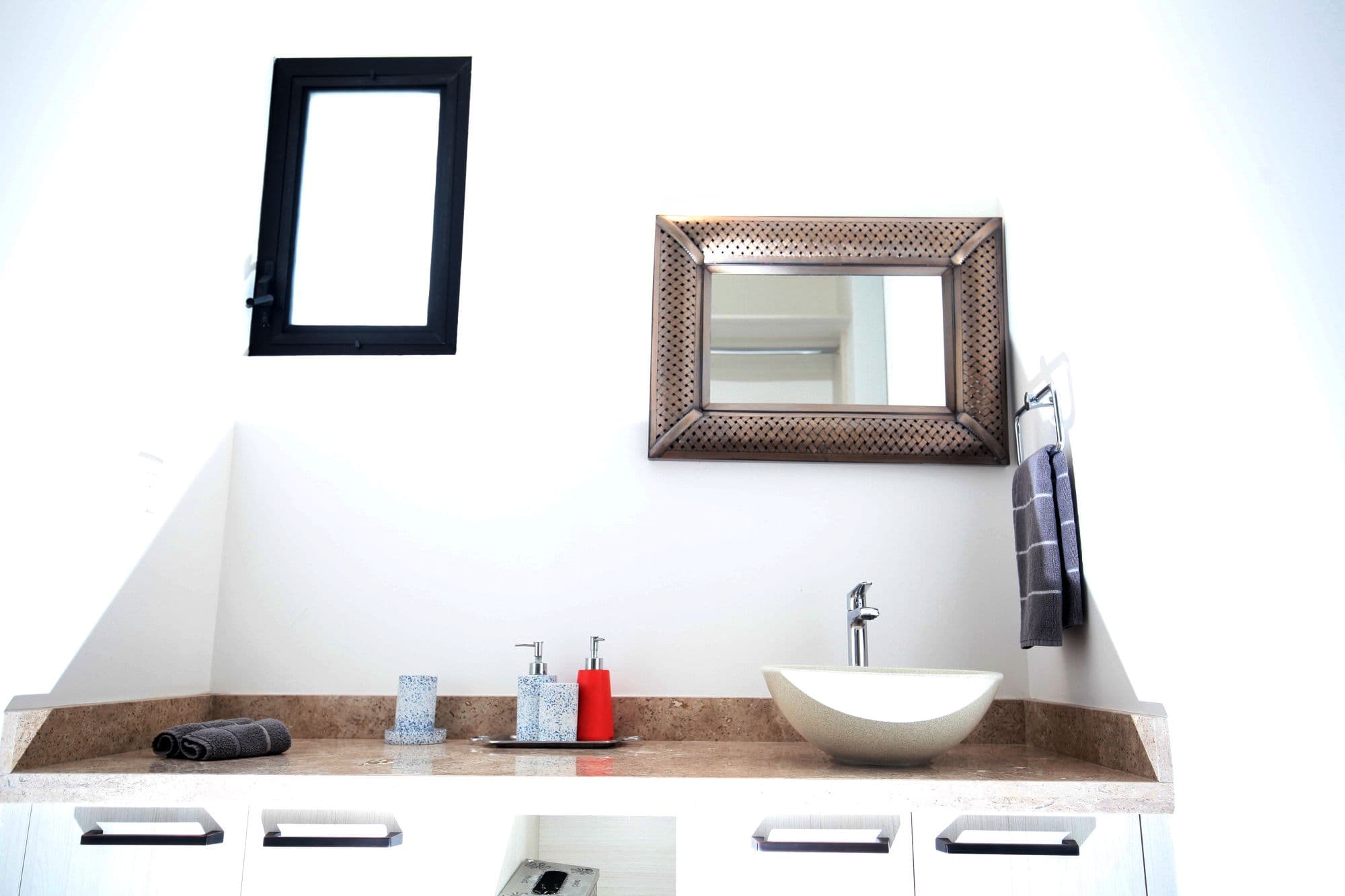 Casa Angeles Residencial La Luminaria — Atascadero (Arcos de San Miguel), San Miguel de Allende — photo 19 — spa-like bathroom with natural light