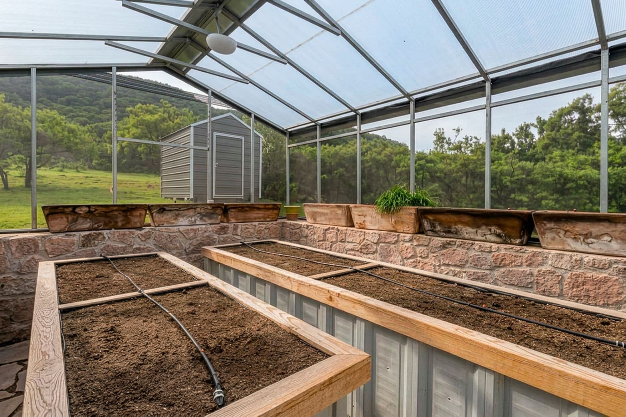 Santuario Eco-Cielo — Sosnabar, San Miguel de Allende — photo 26 — sunlit greenhouse with abundant growing beds