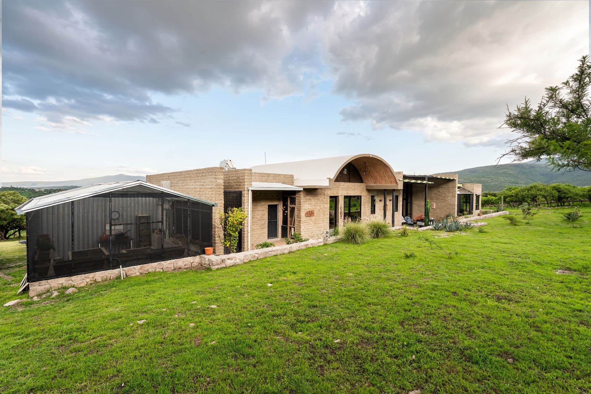 Santuario Eco-Cielo — Sosnabar, San Miguel de Allende — photo 24 — contemporary hacienda with panoramic valley views