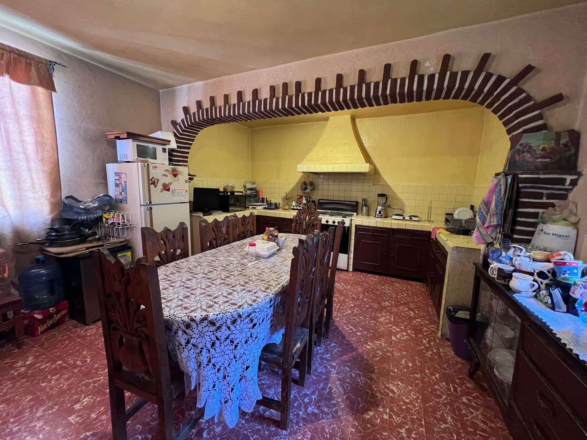 Casa Tatanacho - FIXER UPPER — Guadalupe, San Miguel de Allende — photo 2 — charming traditional kitchen with vibrant character