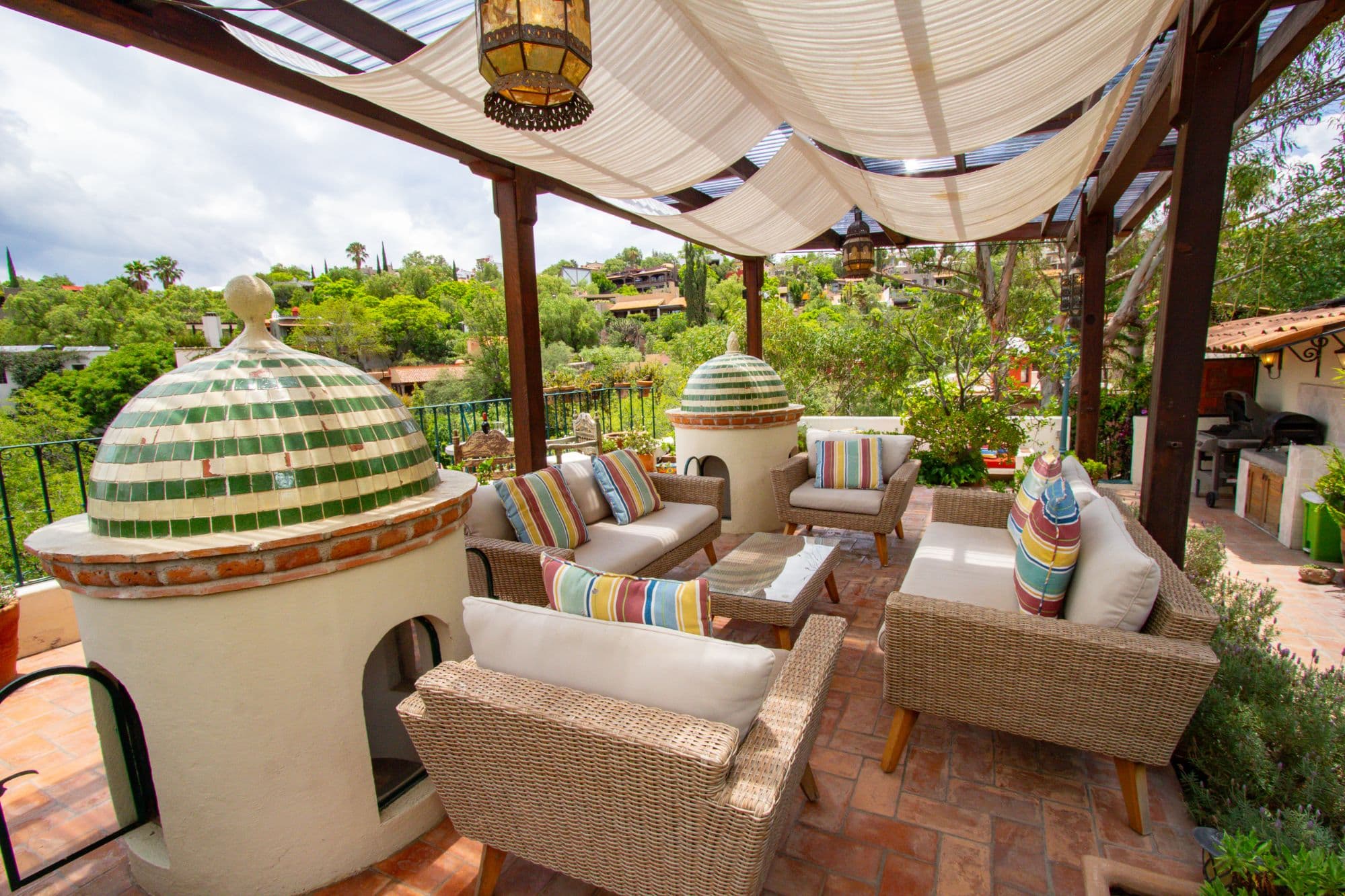 Condo Sto. Domingo — Centro, San Miguel de Allende — photo 14 — sophisticated terrace with panoramic valley views