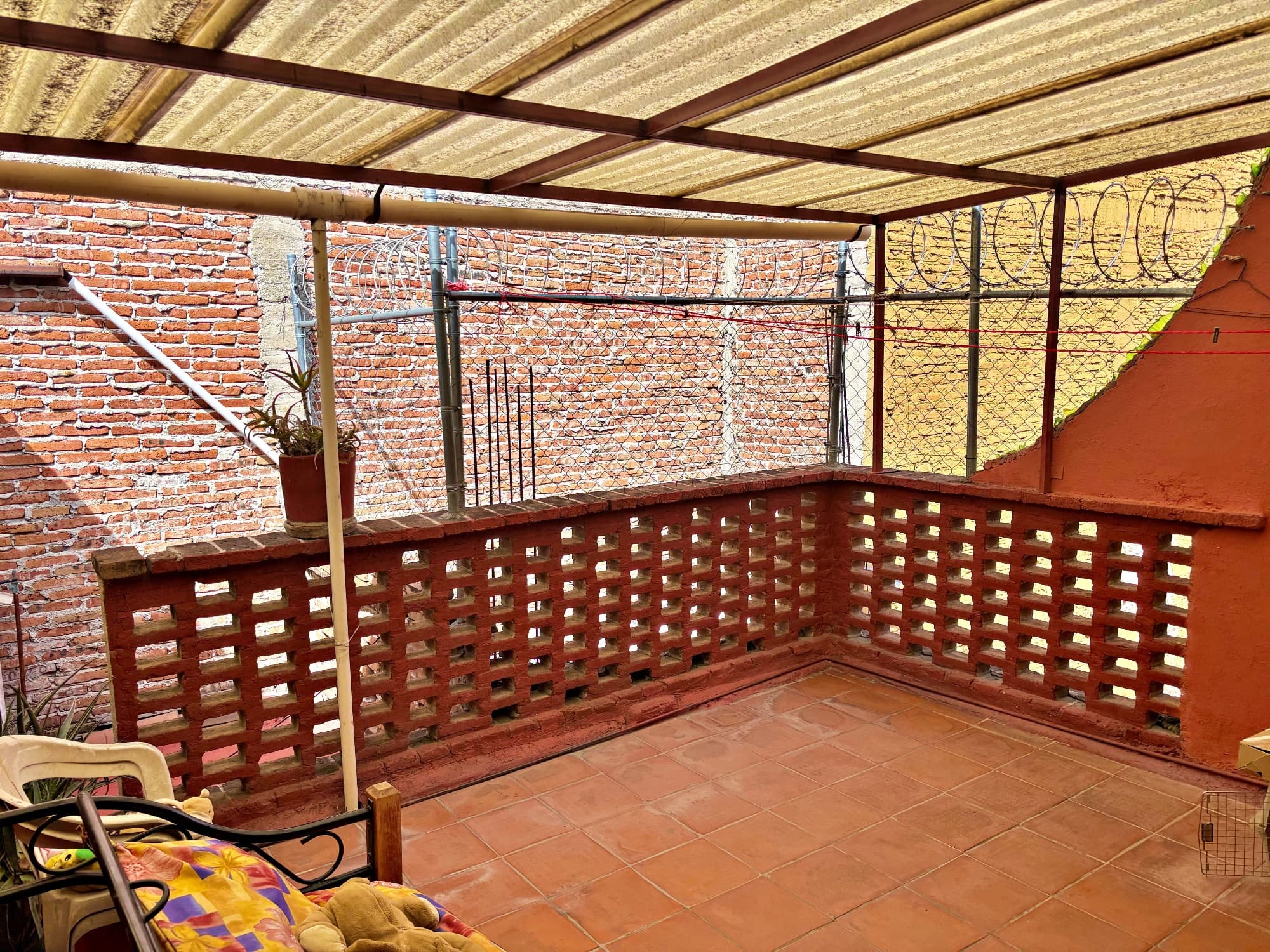 Casa en venta en la colonia guadalupe — Guadalupe, San Miguel de Allende — photo 20 — sun-drenched rooftop terrace, authentic charm