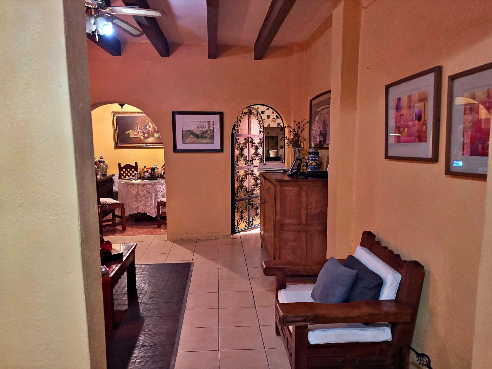 Casa en venta en la colonia guadalupe — Guadalupe, San Miguel de Allende — photo 4 — warm terracotta spaces, colonial elegance