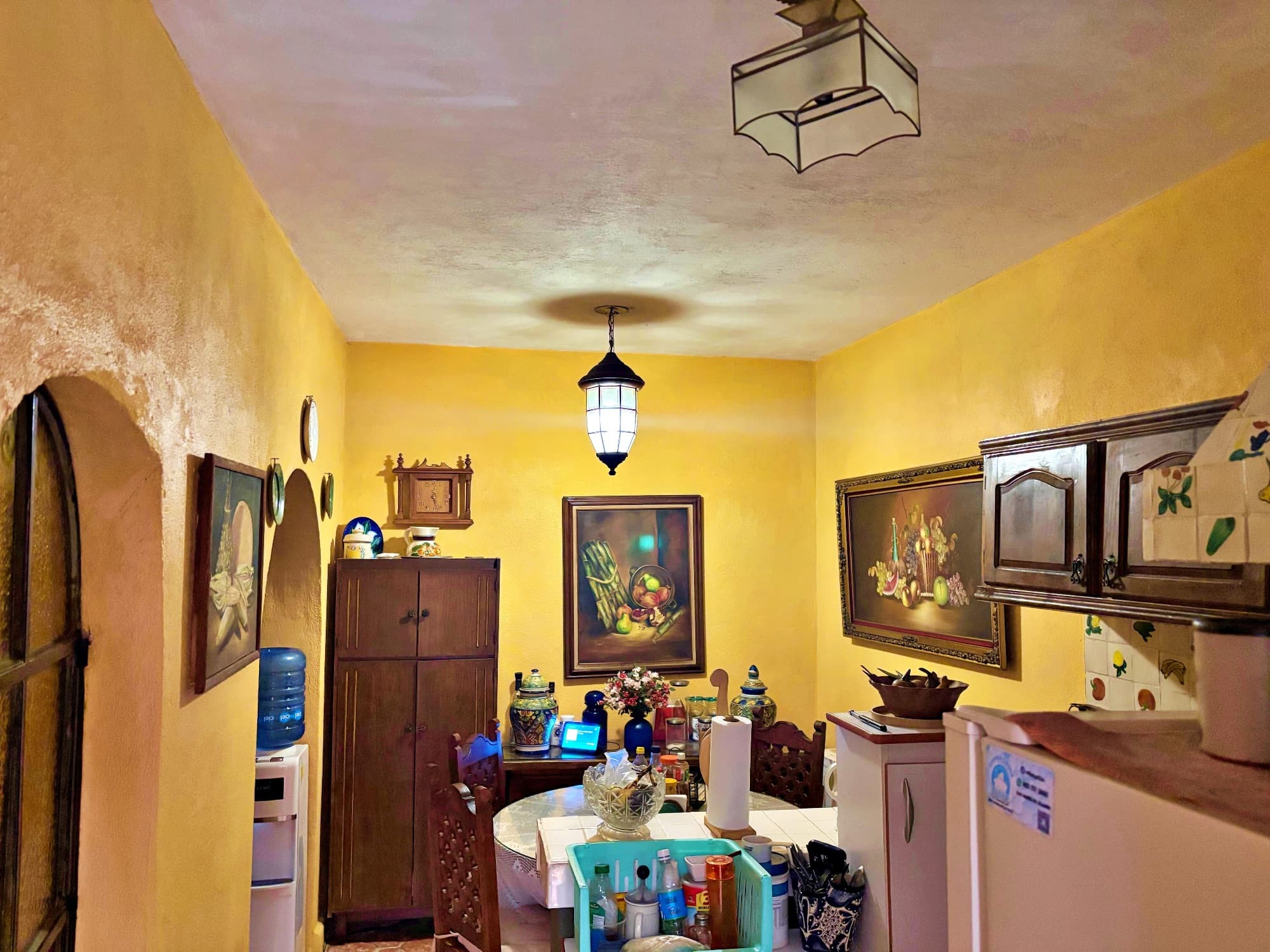 Casa en venta en la colonia guadalupe — Guadalupe, San Miguel de Allende — photo 10 — vibrant colonial kitchen with authentic character