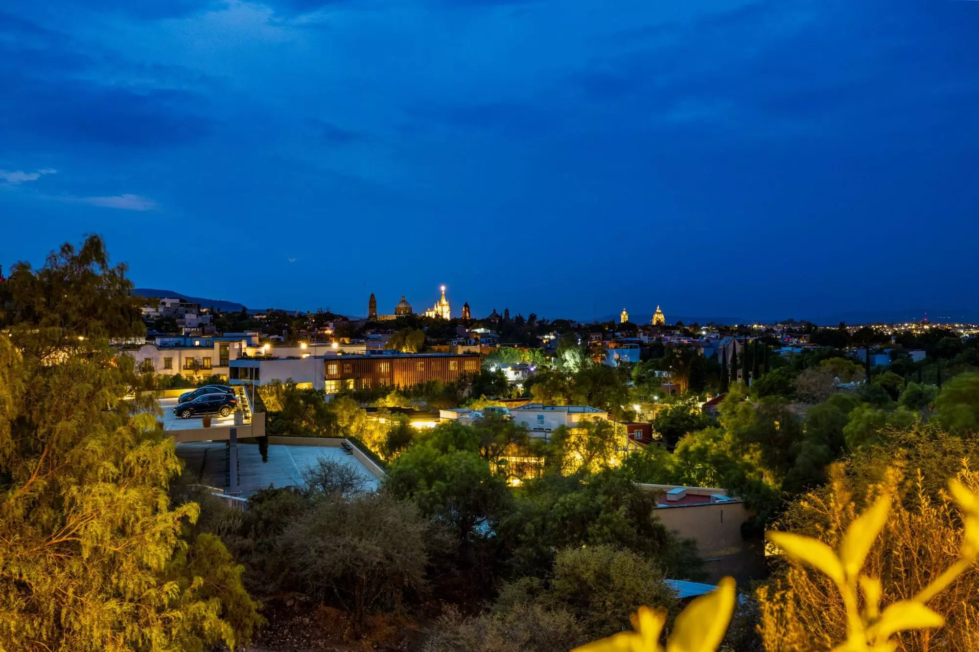 Casa Noche Mágica — El Obraje, San Miguel de Allende — photo 6 — enchanting twilight vista, architectural elegance