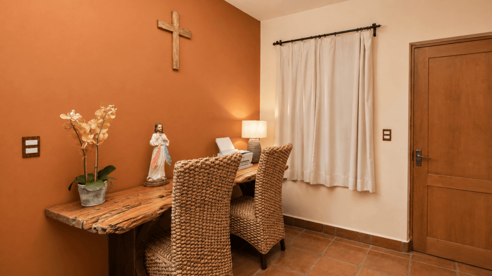 Casa Encantada — Sosnabar, San Miguel de Allende — photo 17 — serene sanctuary bathed golden sunlight