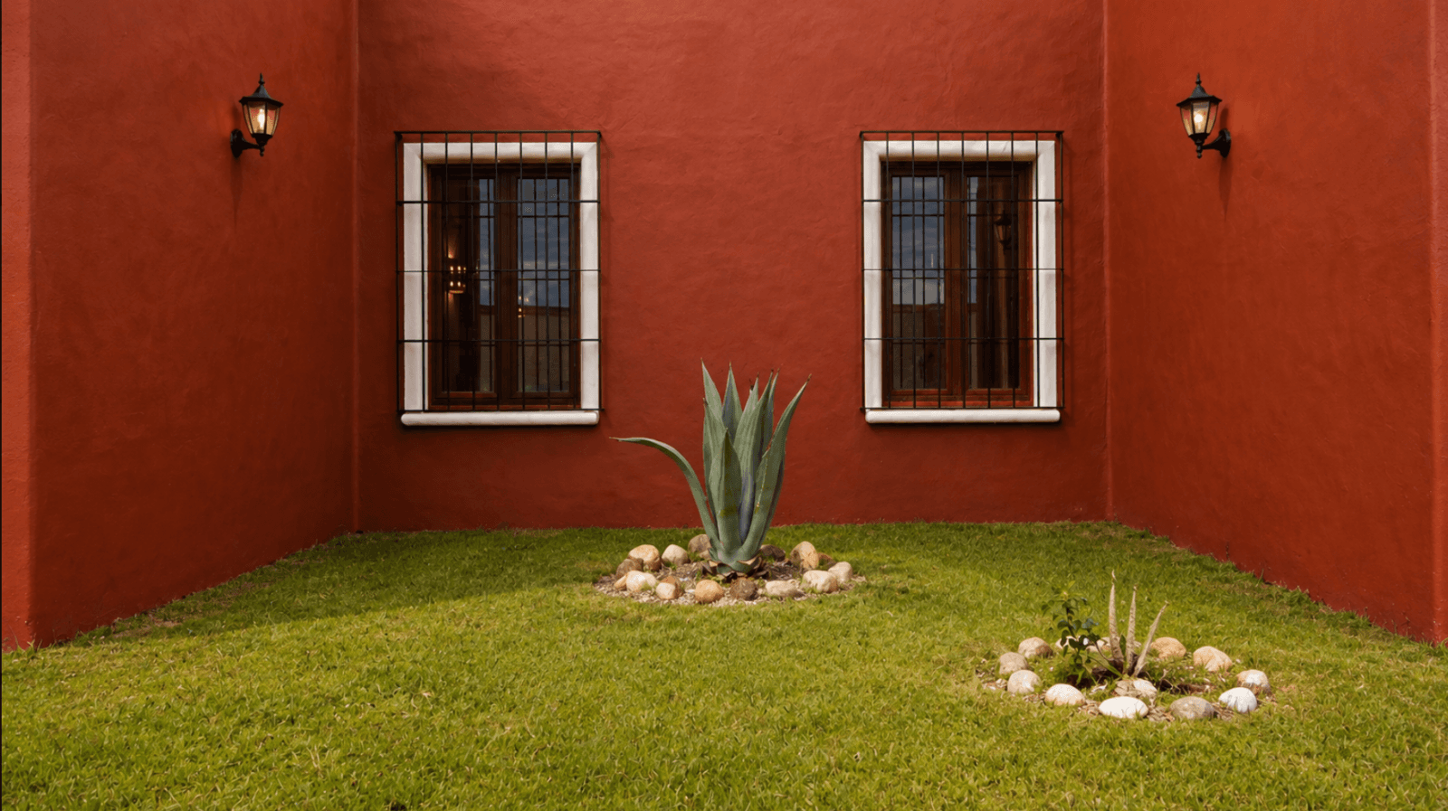 Casa Encantada — Sosnabar, San Miguel de Allende — photo 4 — charming colonial courtyard with mature landscaping