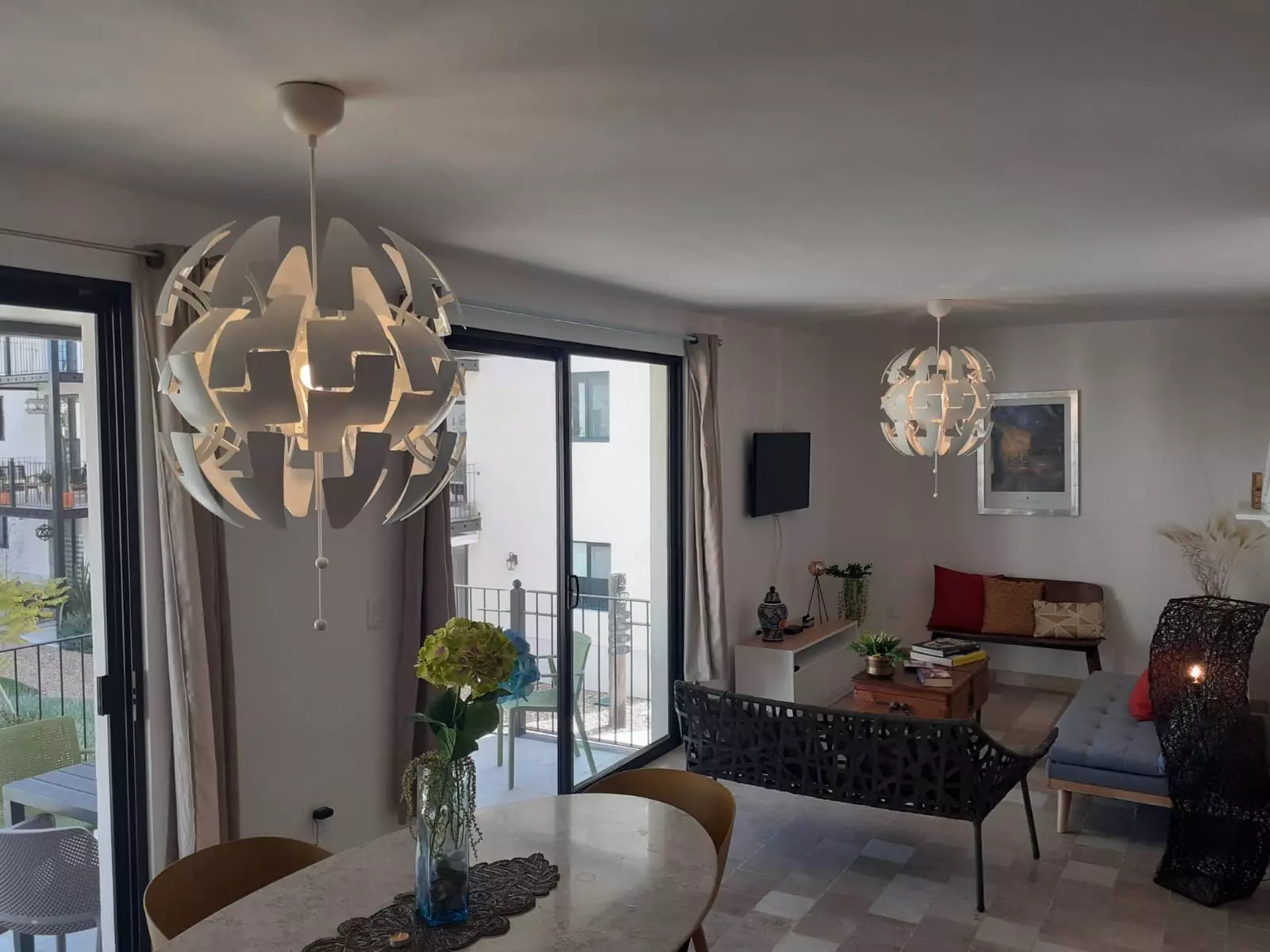 Luminaria Aprtment — El Paraiso, San Miguel de Allende — photo 13 — contemporary living space, abundant natural light