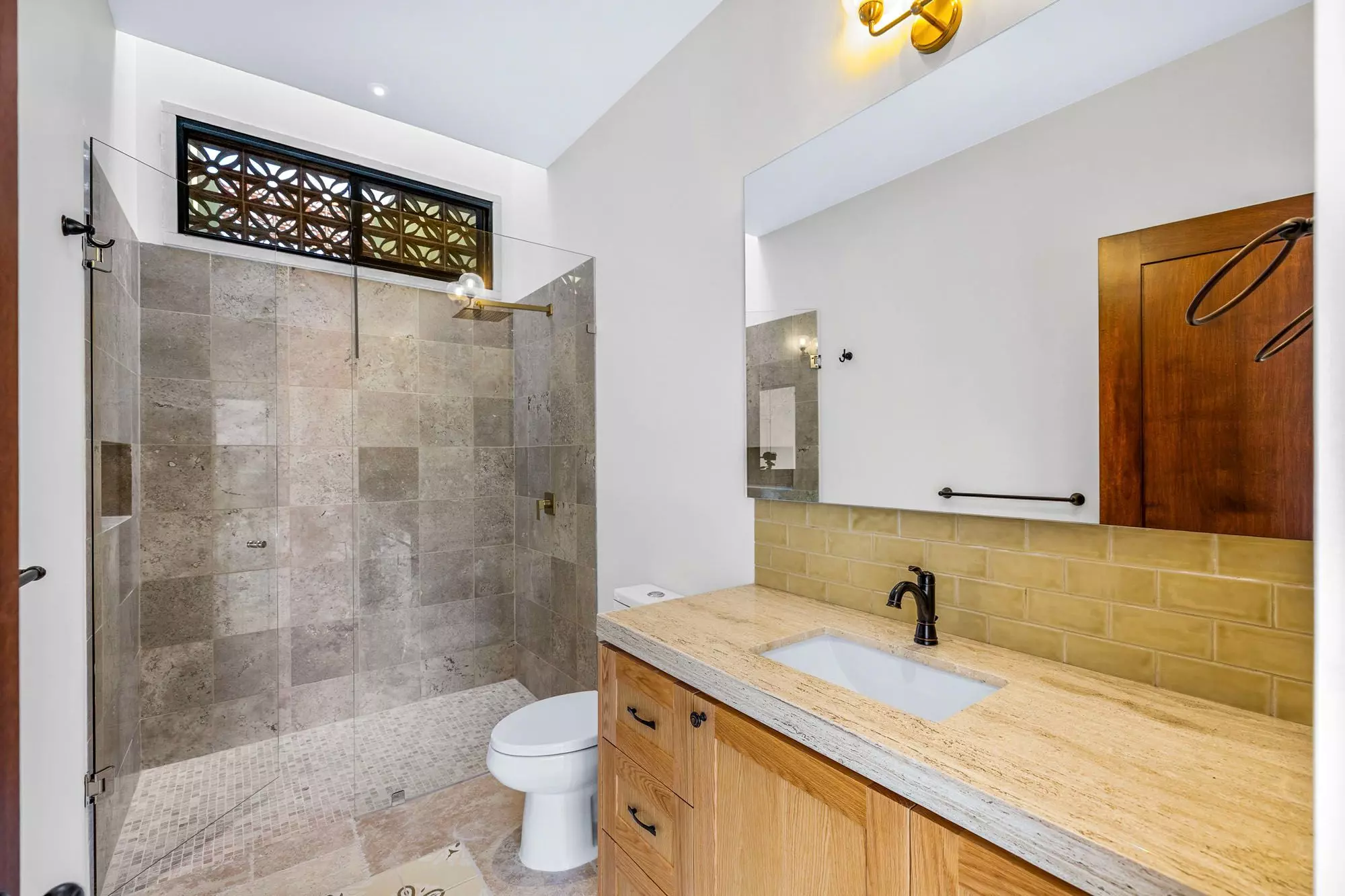 Casa Grillo — Guadiana, San Miguel de Allende — photo 17 — spa-inspired master bath sanctuary