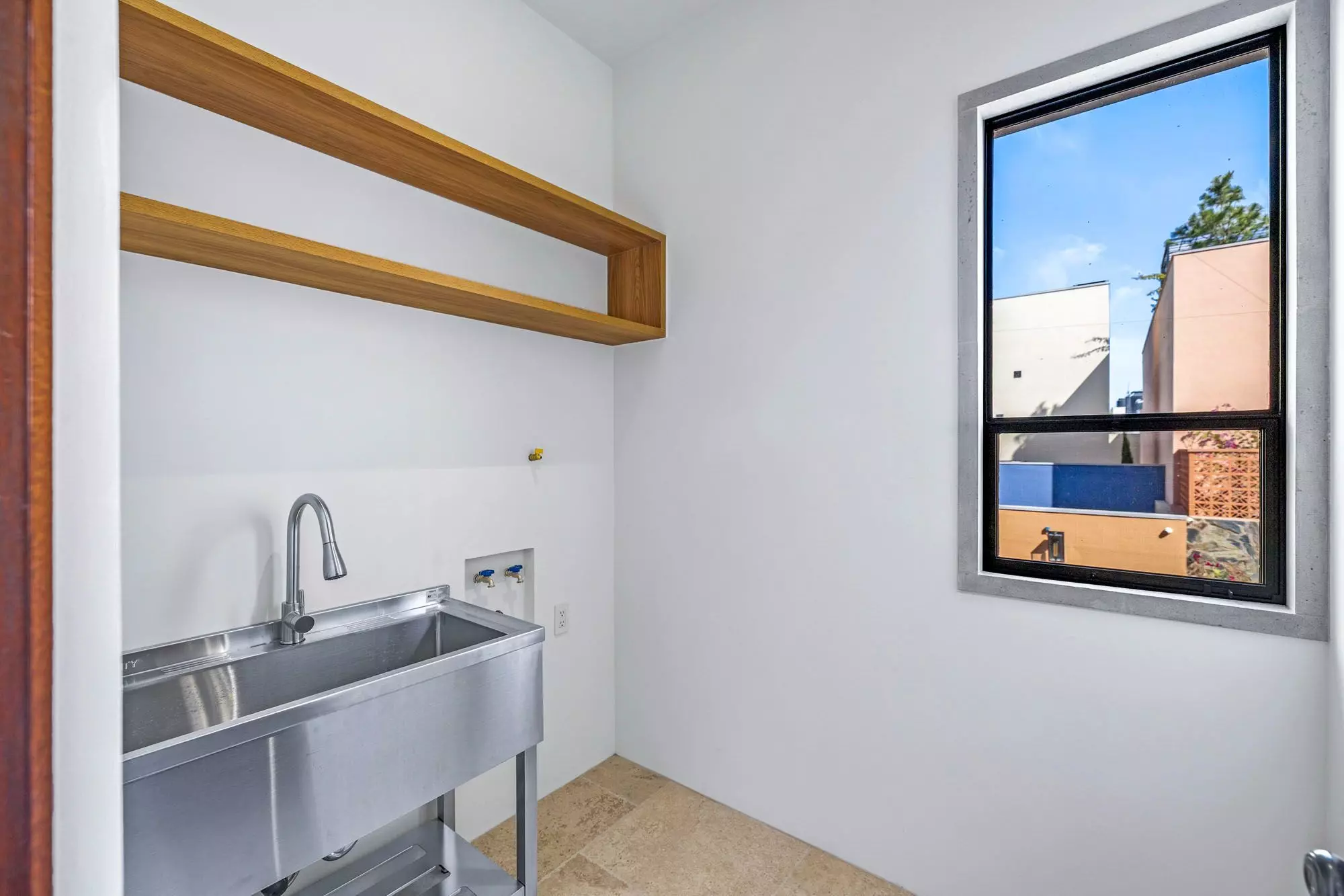 Casa Grillo — Guadiana, San Miguel de Allende — photo 11 — modern utility room, abundant natural light
