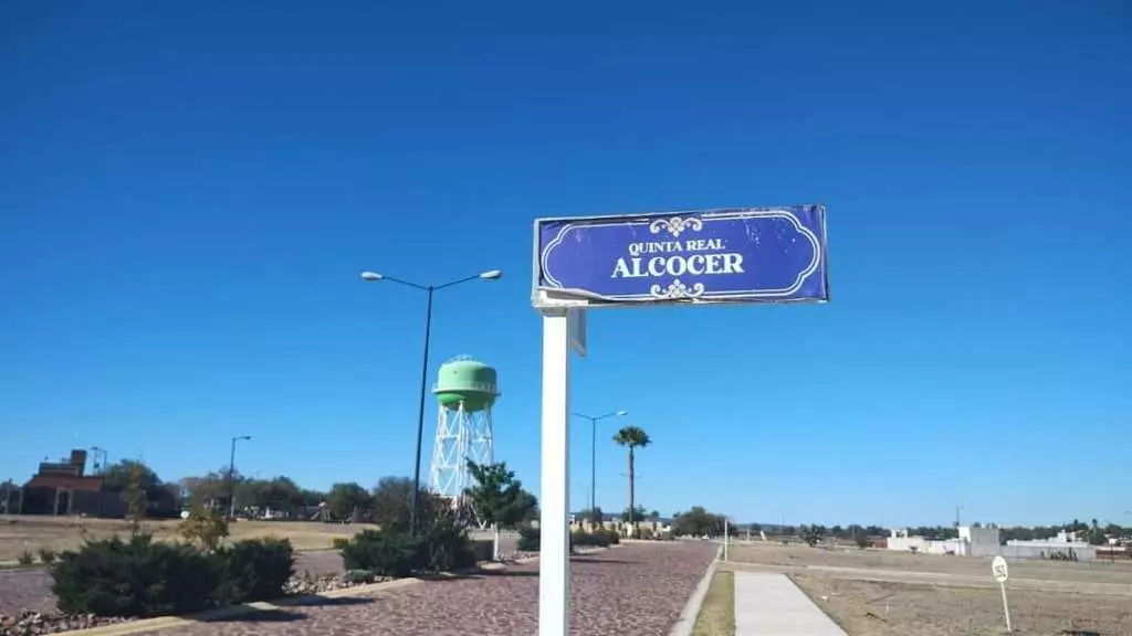 Terreno Quinta Real I — Camino a Dr Mora, San Miguel de Allende — photo 2 — authentic mexican countryside landmark entry