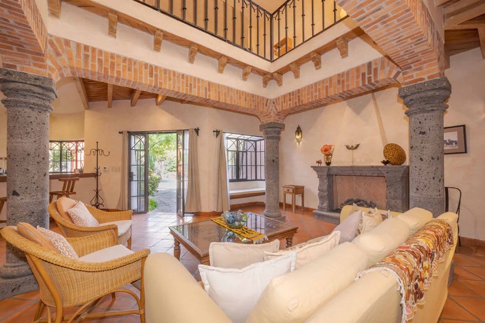 Casa Tranquila — San Antonio, San Miguel de Allende — photo 8 — colonial elegance meets rustic charm