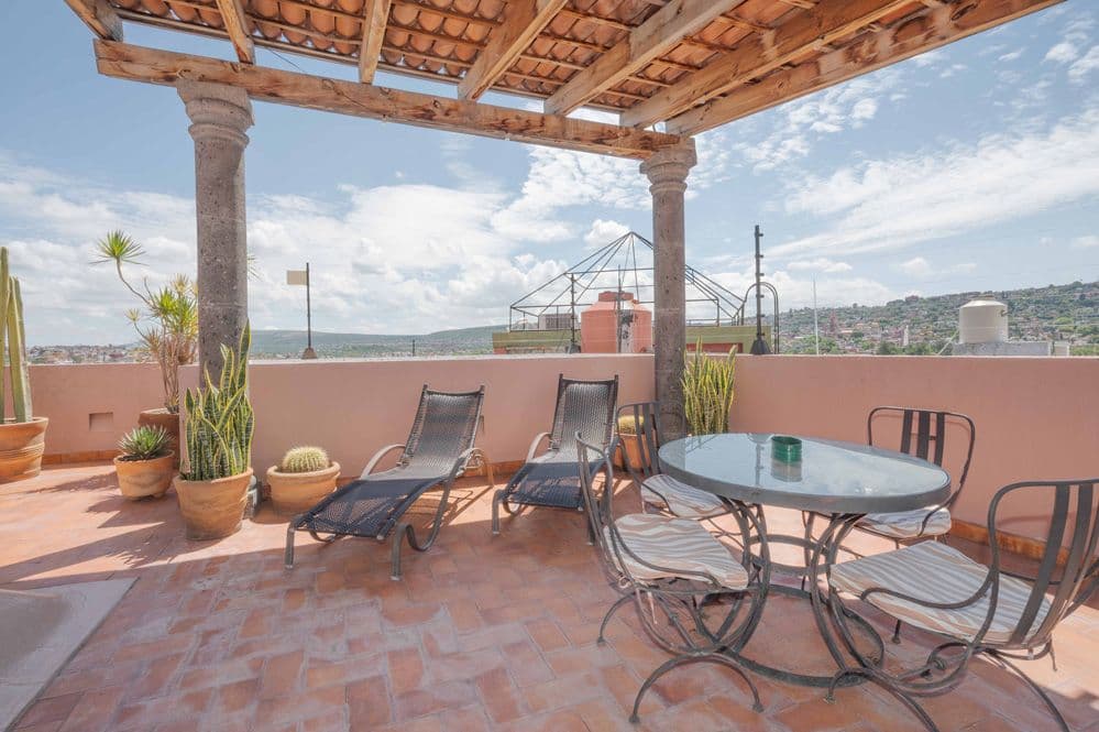 Casa Tranquila — San Antonio, San Miguel de Allende — photo 24 — panoramic rooftop terrace with mountain views
