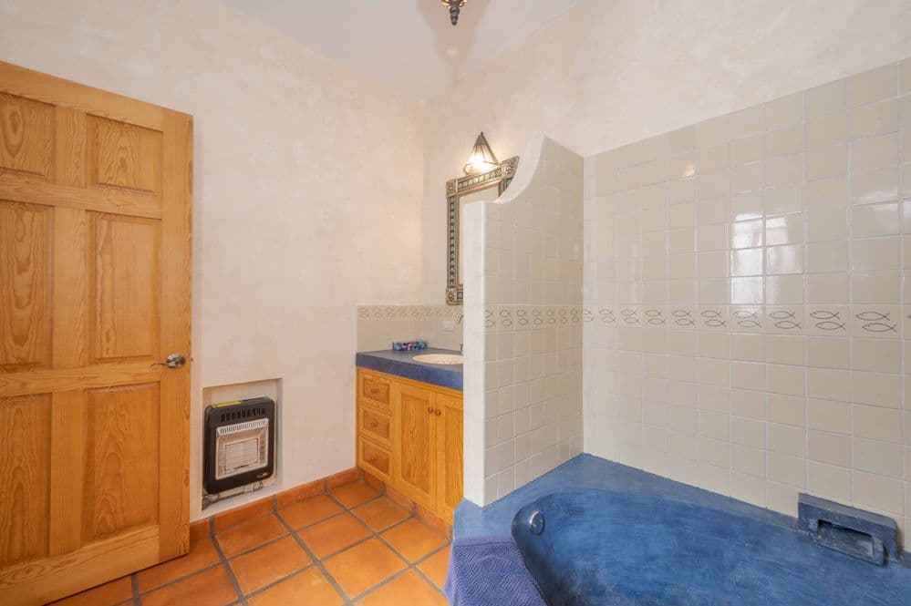 Casa Tranquila — San Antonio, San Miguel de Allende — photo 21 — charming traditional bathroom with rustic finishes