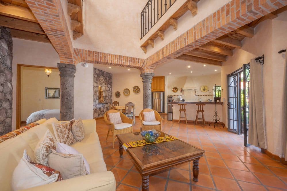 Casa Tranquila — San Antonio, San Miguel de Allende — photo 7 — soaring beams, rustic elegance, open living