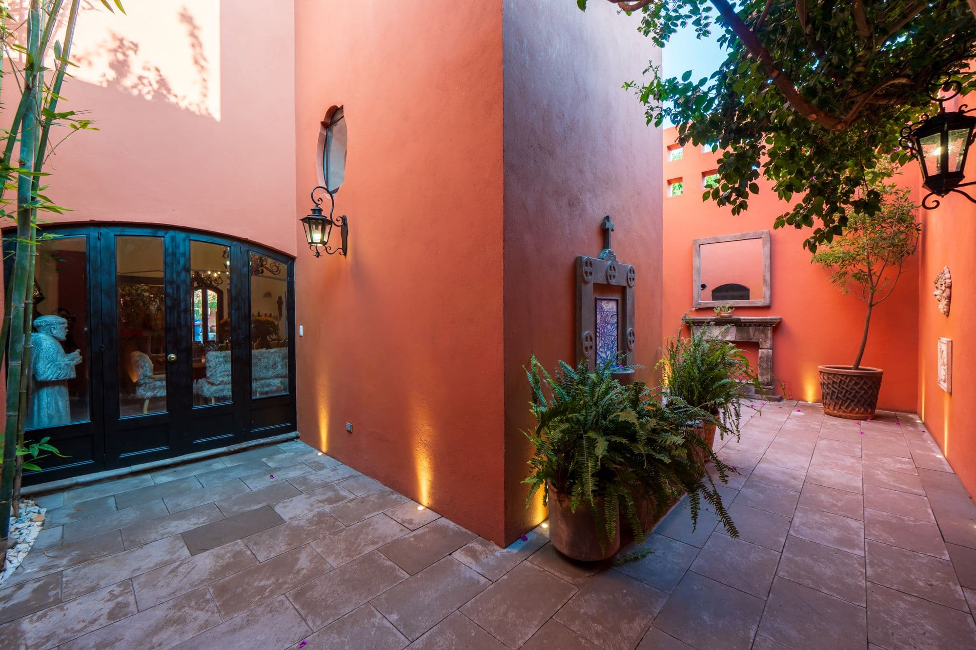 Casa Paraiso — Centro, San Miguel de Allende — photo 12 — romantic courtyard, vibrant colonial charm