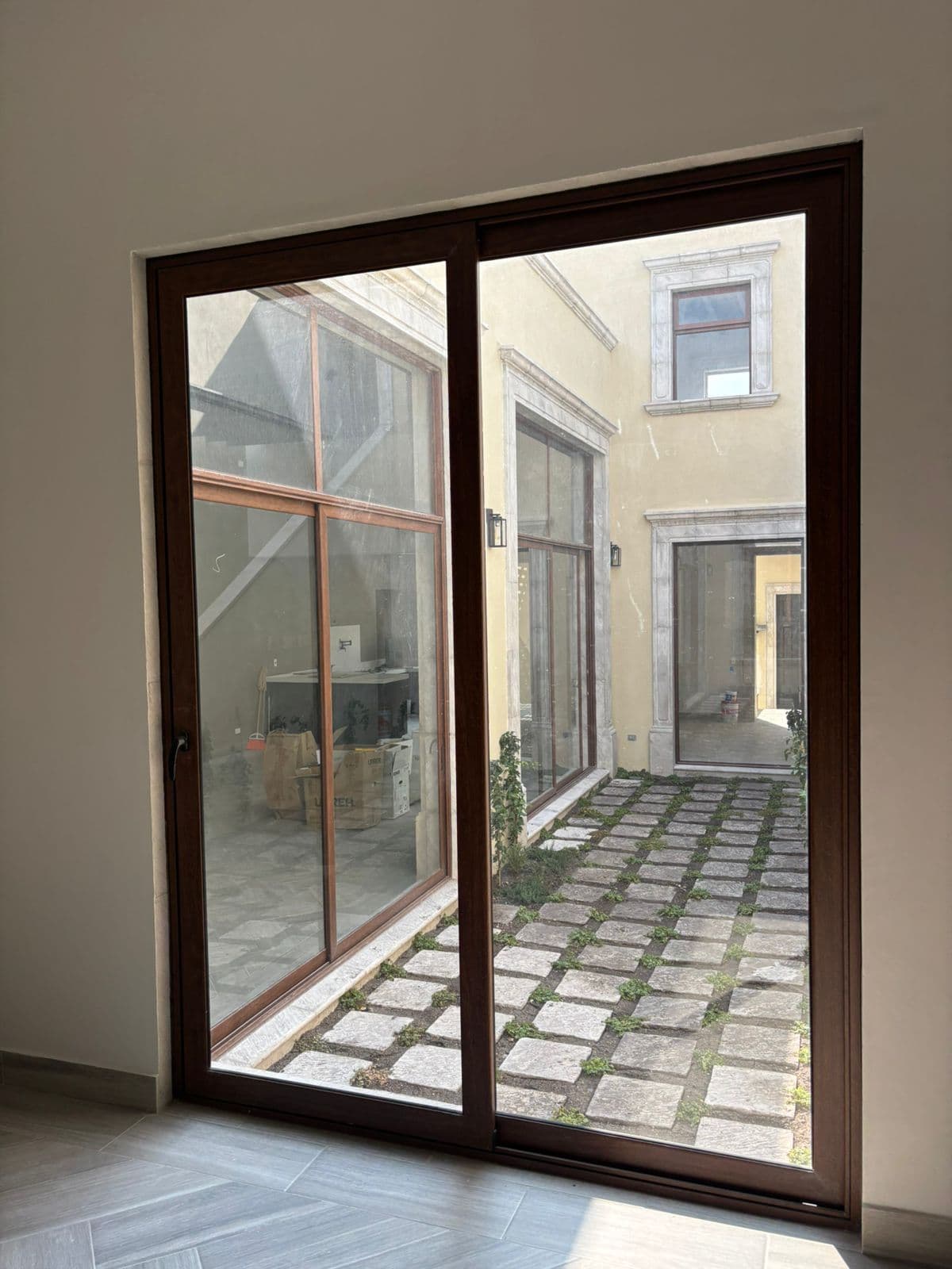 Casa Olivos — Residencial Malanquin la Mesa, San Miguel de Allende — photo 2 — sophisticated courtyard access, luminous ambiance