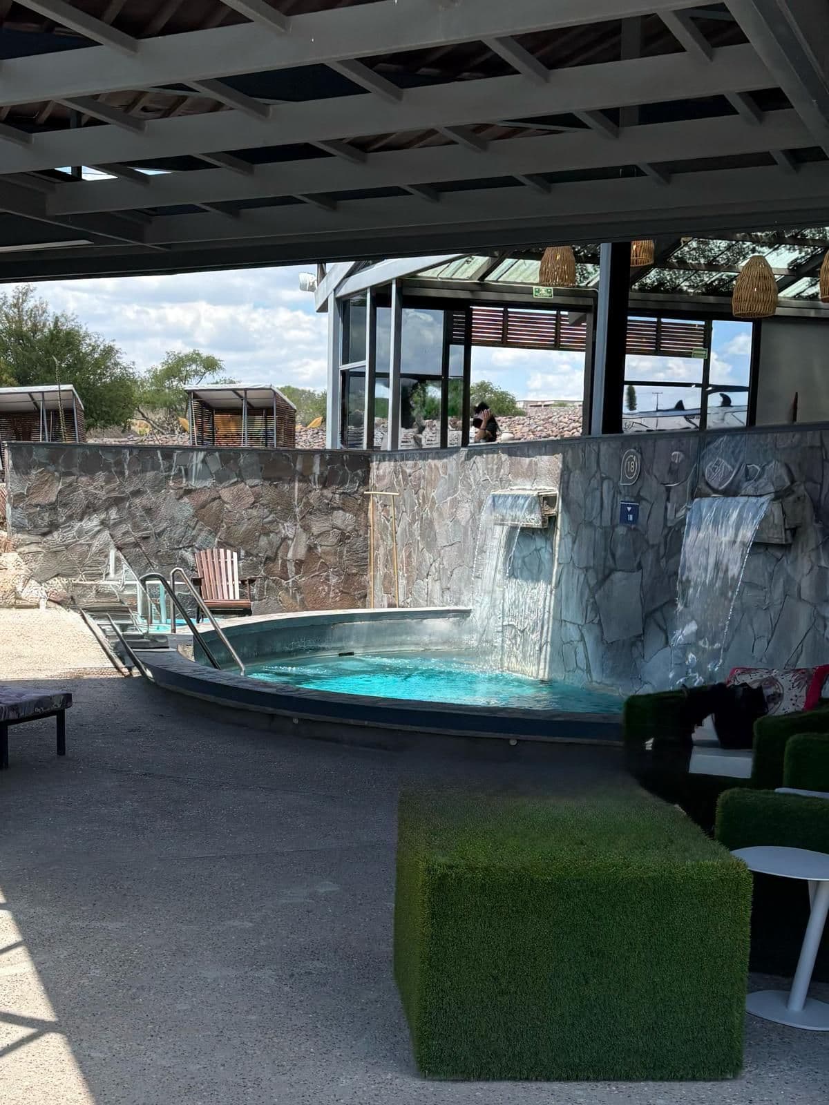 Villas Muros 10 — Los Senderos, Valle de los, San Miguel de Allende — photo 11 — resort-style mineral pool oasis