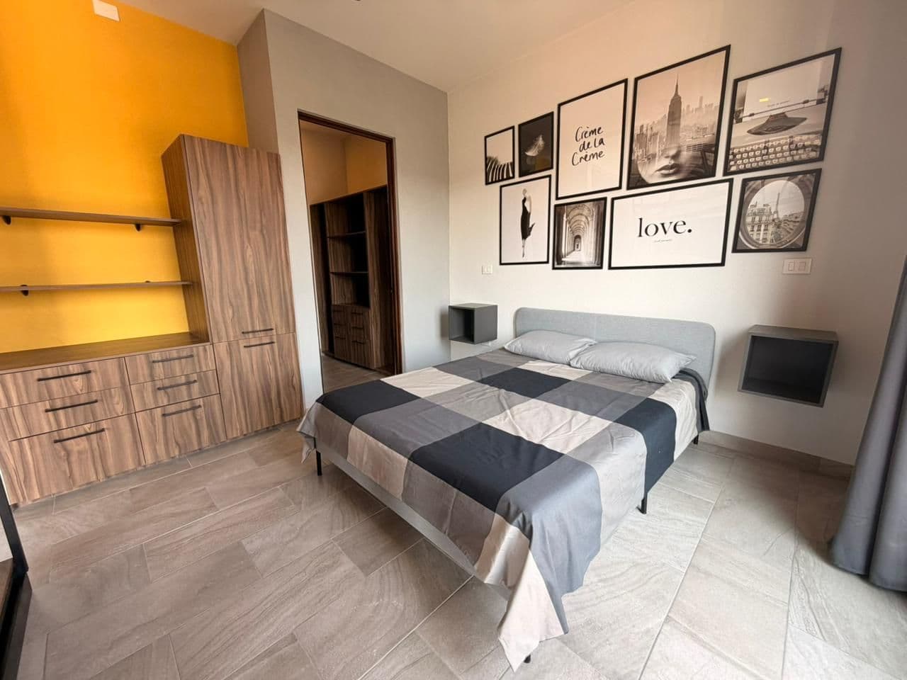 CALZADA DE LA ESTACIÓN 90 1305 — Centro, San Miguel de Allende — photo 5 — contemporary bedroom with golden accent lighting