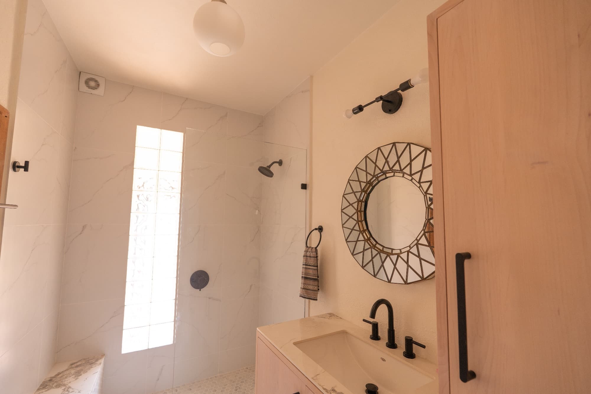 Condo del Sol — Guadalupe, San Miguel de Allende — photo 17 — spa-inspired ensuite with natural illumination