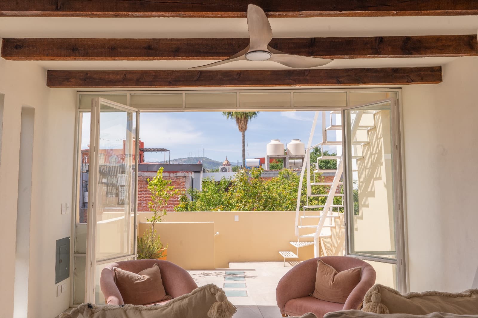 Condo del Sol — Guadalupe, San Miguel de Allende — photo 4 — luminous retreat with panoramic colonial views