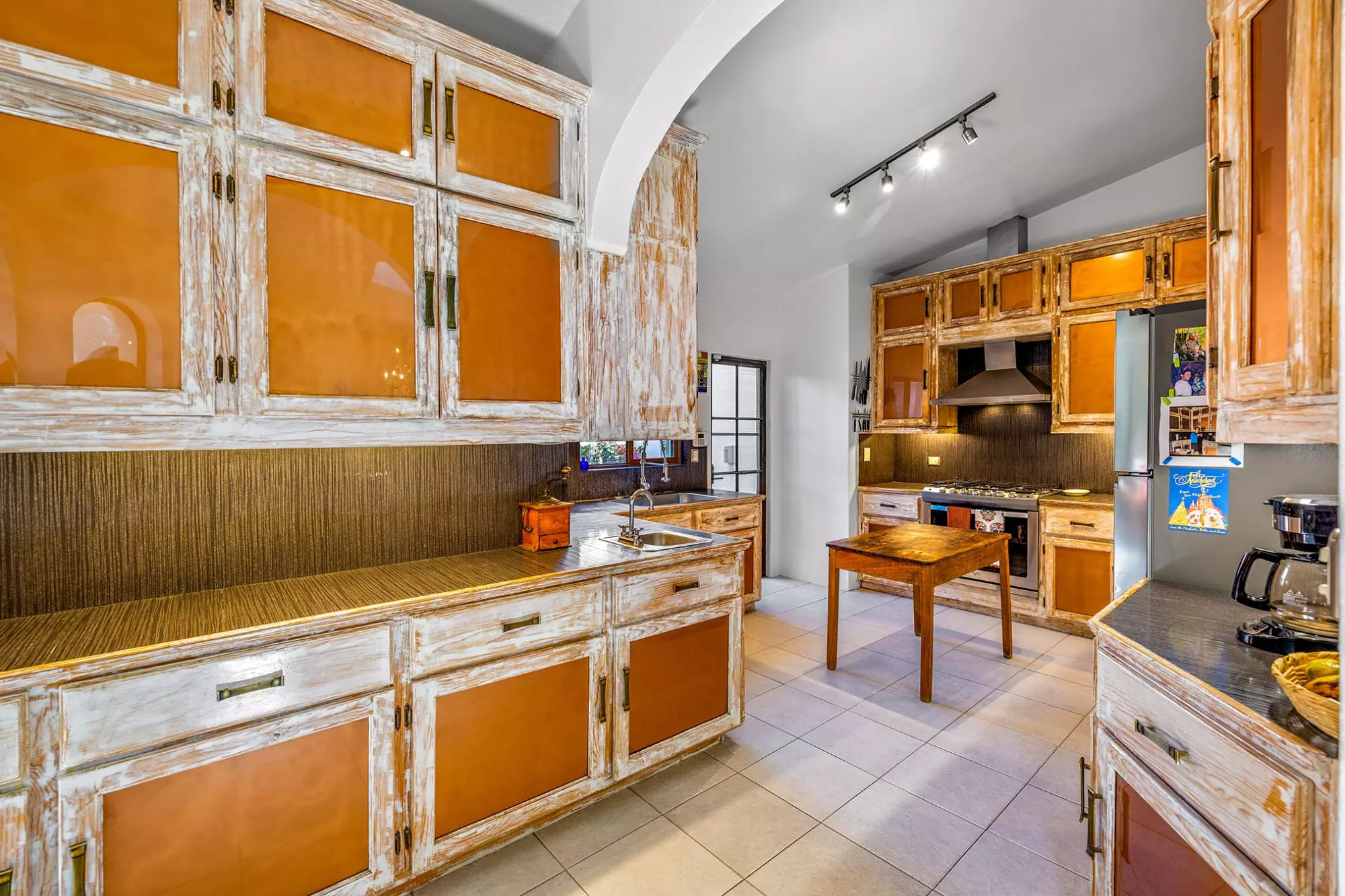 Casa Nispero — Atascadero (Arcos de San Miguel), San Miguel de Allende — photo 25 — vibrant traditional mexican kitchen elegance