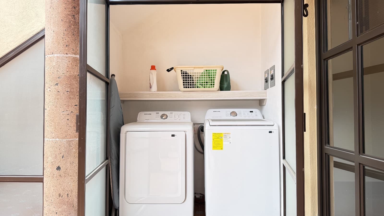 Duplex Juan Escutia 142 — Independencia, San Miguel de Allende — photo 26 — bright, organized laundry room elegance