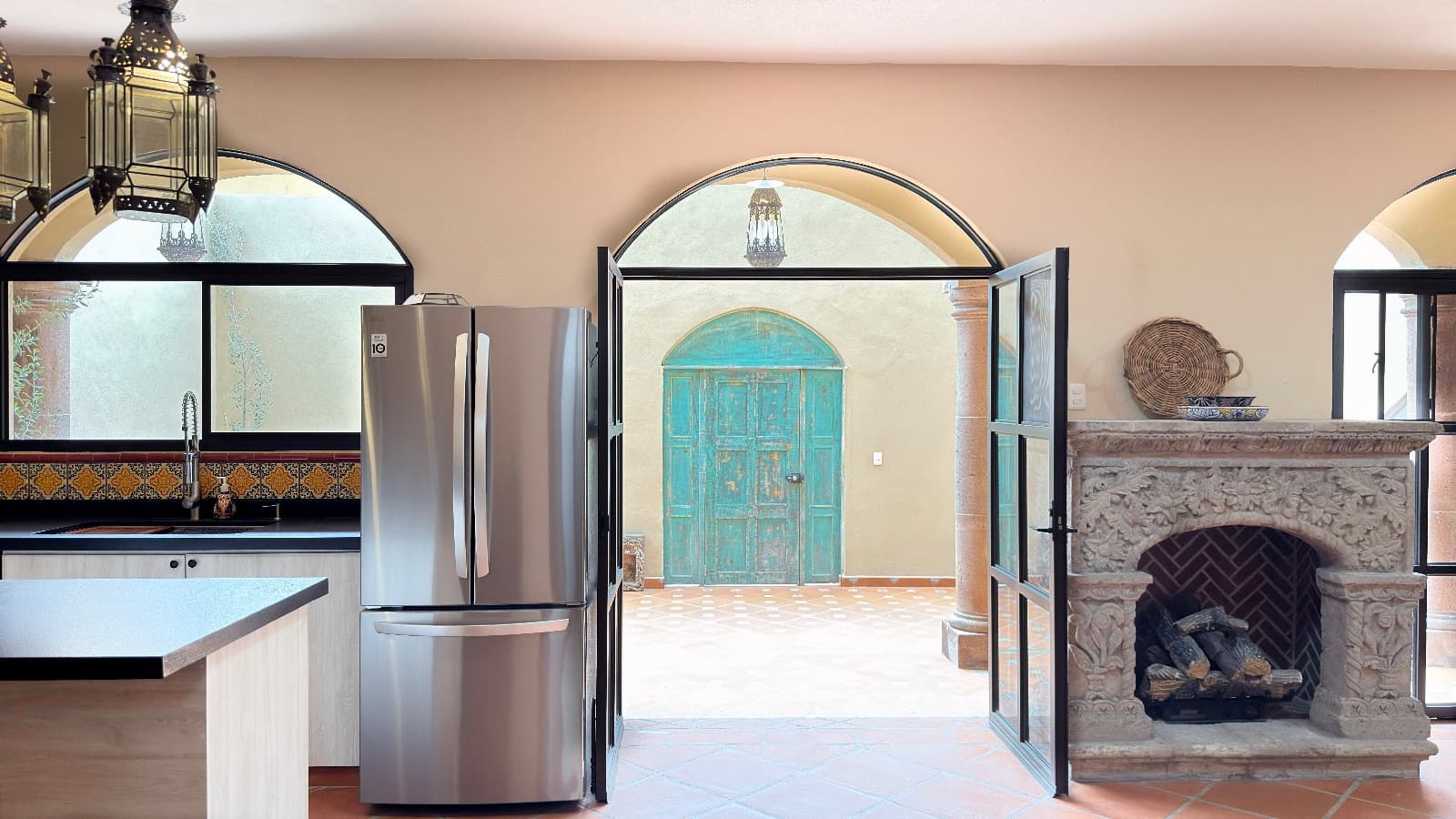 Duplex Juan Escutia 142 — Independencia, San Miguel de Allende — photo 4 — elegant colonial charm meets modern comfort