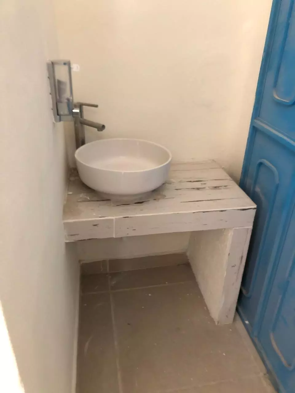 Casa Organica — Guadalupe, San Miguel de Allende — photo 5 — rustic artisanal bathroom with character