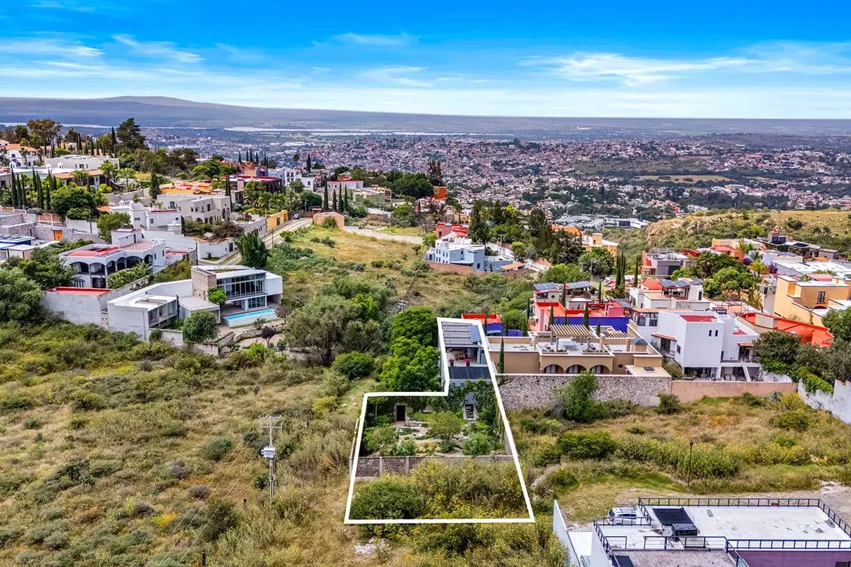 Casa Dos Gatos — Rinconada de Los Balcones, San Miguel de Allende — photo 24 — panoramic hillside vistas, development potential