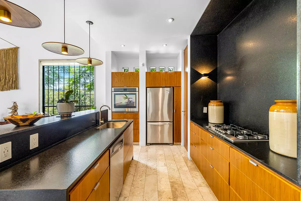 Casa Dos Gatos — Rinconada de Los Balcones, San Miguel de Allende — photo 5 — contemporary mexican kitchen, warm natural light