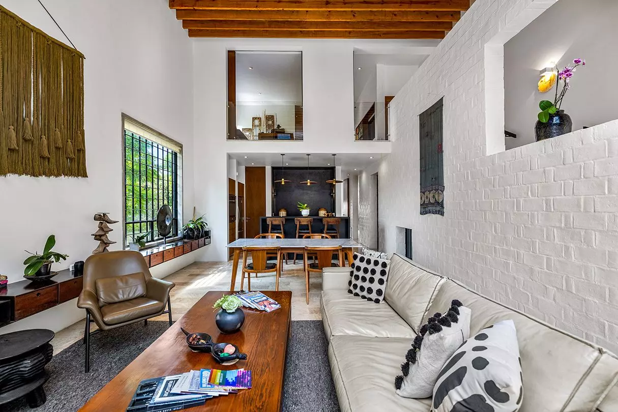 Casa Dos Gatos — Rinconada de Los Balcones, San Miguel de Allende — photo 3 — contemporary mexican elegance, soaring ceilings