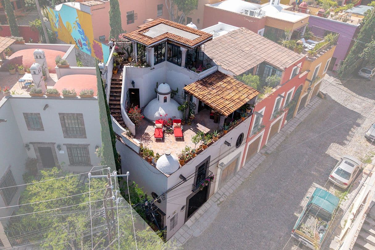 Casa Buho — Guadiana, San Miguel de Allende — photo 23 — enchanting rooftop oasis, stunning city views